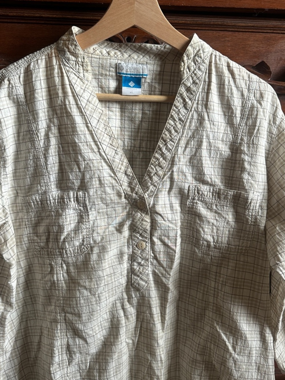 Columbia v neck 3/4 sleeve outdoor top - Picture 3 of 8